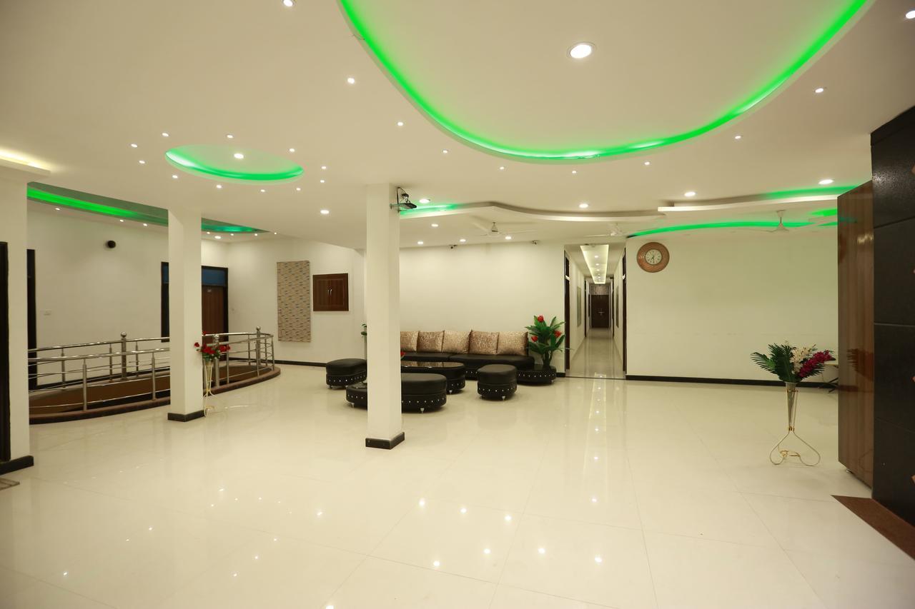 Oyo 8837 Hotel Surya Galaxy Канпур Экстерьер фото