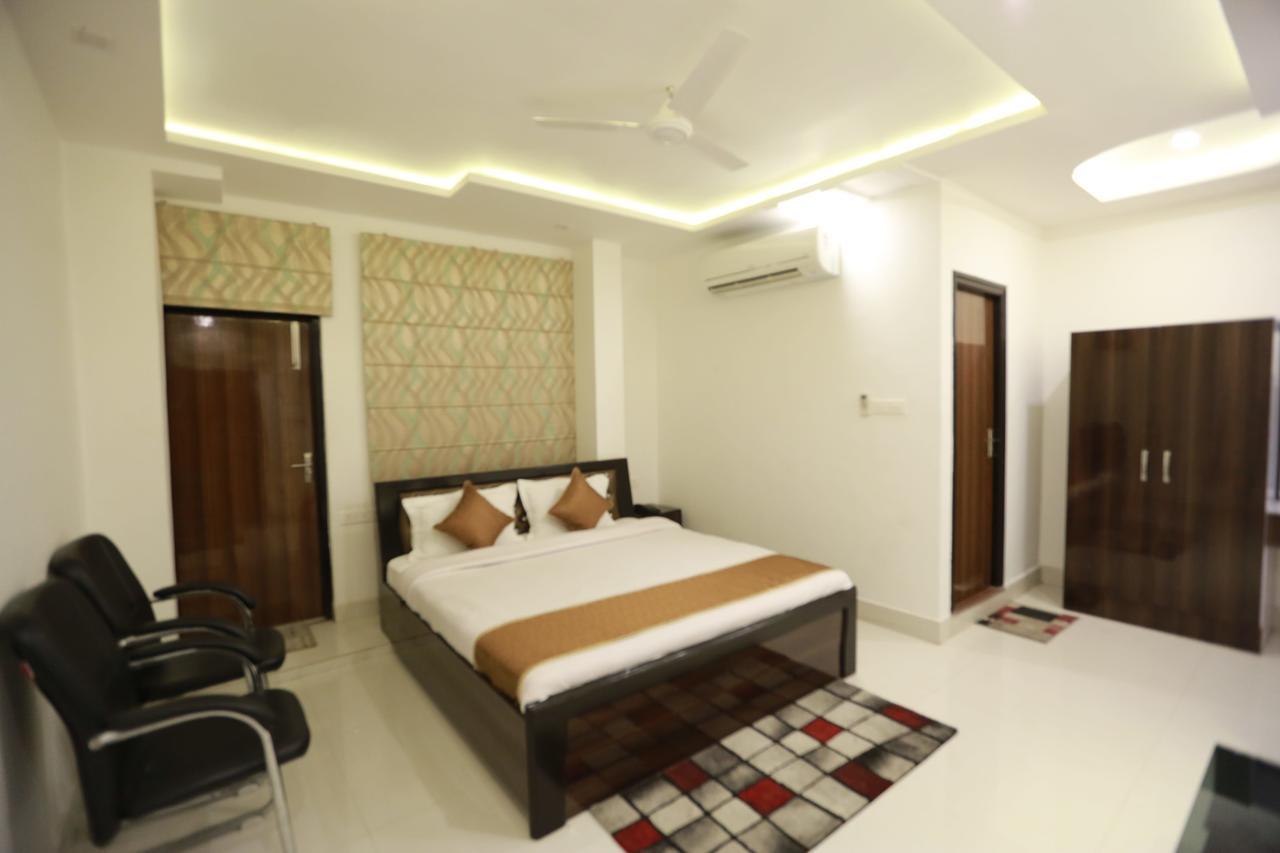 Oyo 8837 Hotel Surya Galaxy Канпур Экстерьер фото