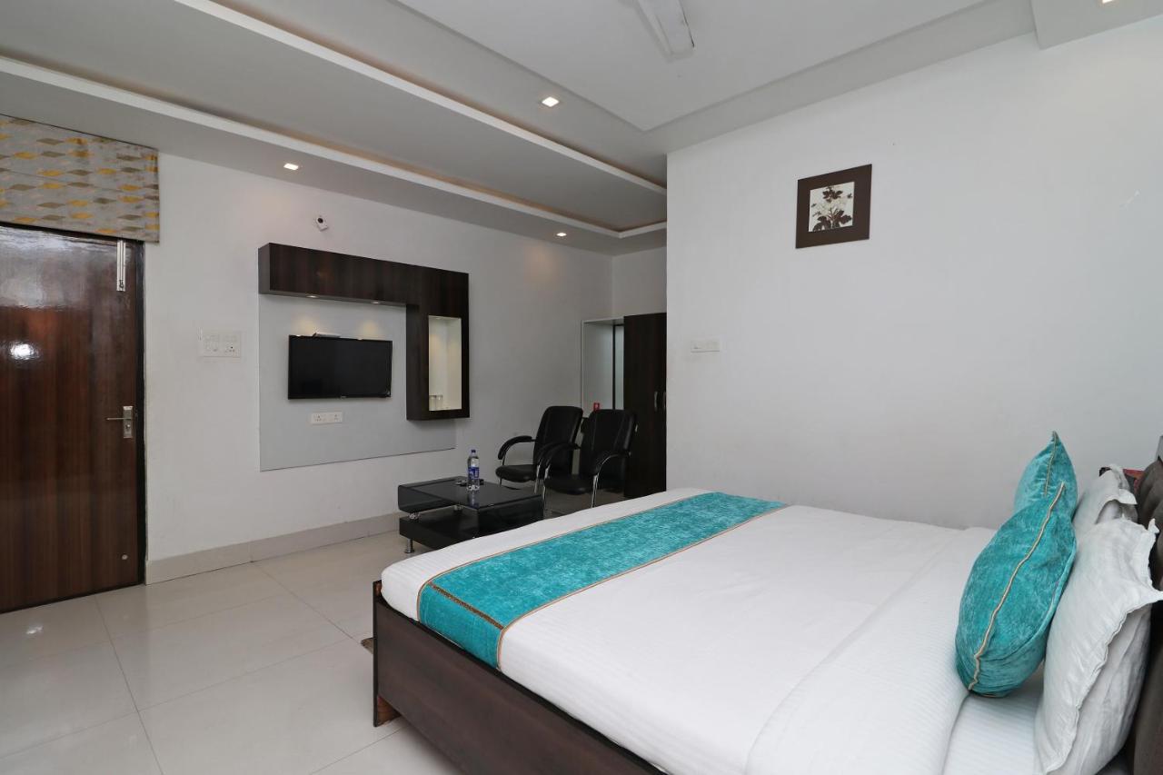 Oyo 8837 Hotel Surya Galaxy Канпур Экстерьер фото