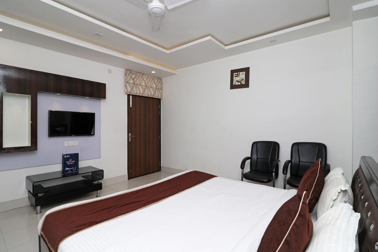 Oyo 8837 Hotel Surya Galaxy Канпур Экстерьер фото